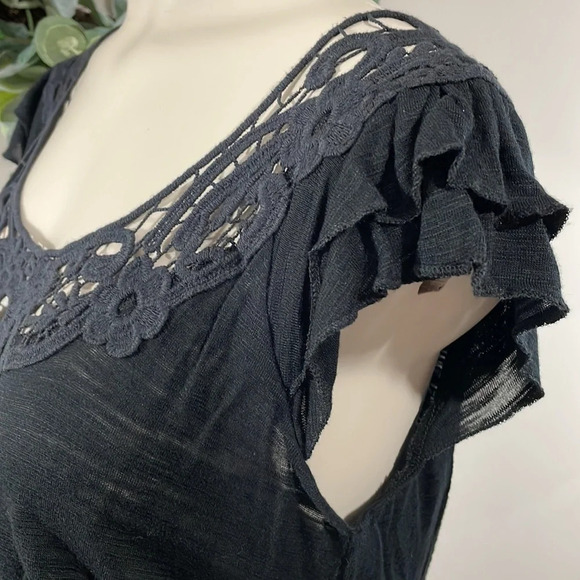 NWT Cable & Gauge Black Ruffled Sleeve Embroidered Neckline Peplum Top PS - Picture 5 of 16